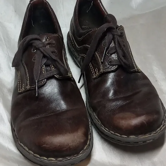 Born women's brown shoe size 8