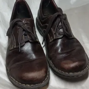 Born women's brown shoe size 8