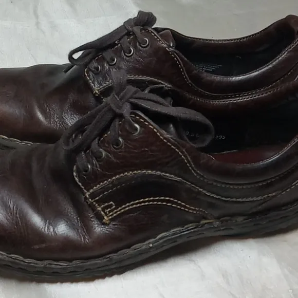 Born women's brown shoe size 8