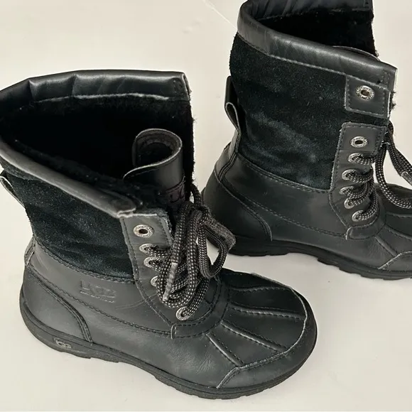 Boy’s Ugg Black Butte Rubber Suede Water resistance Snow Winter Boots size 12
