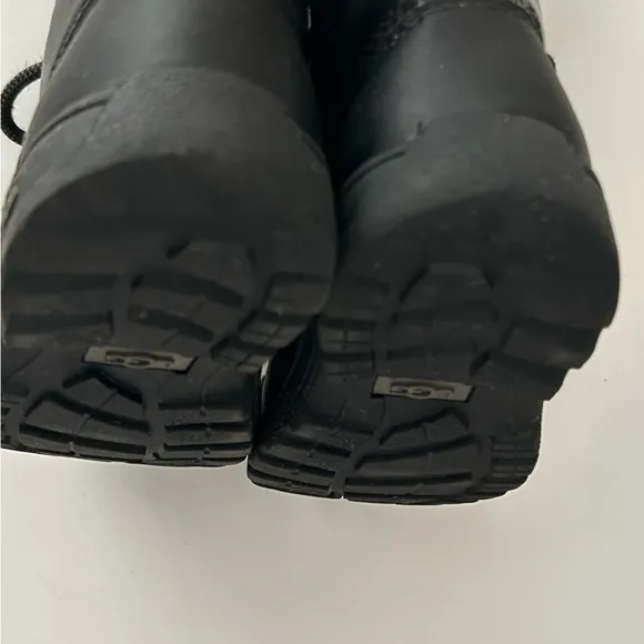 Boy’s Ugg Black Butte Rubber Suede Water resistance Snow Winter Boots size 12