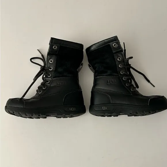 Boy’s Ugg Black Butte Rubber Suede Water resistance Snow Winter Boots size 12