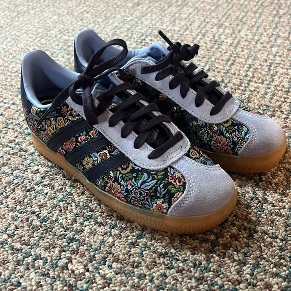 Brand New Adidas Originals Gazelle X Liberty London Shoes Kids Unisex size 13