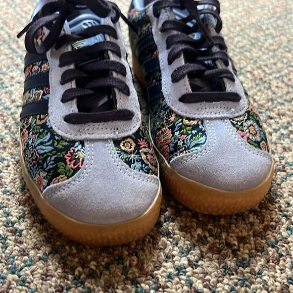 Brand New Adidas Originals Gazelle X Liberty London Shoes Kids Unisex size 13