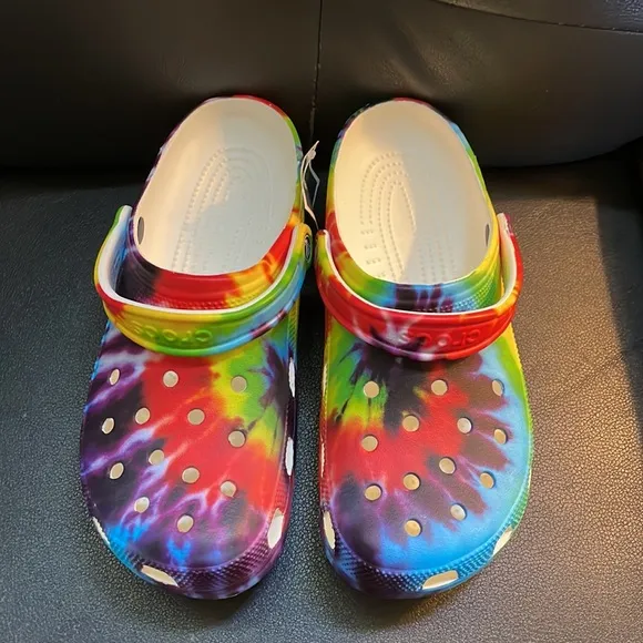 Brand new Crocs Classic tie dye graphic clog Mens 10 Womens 12 NICE!