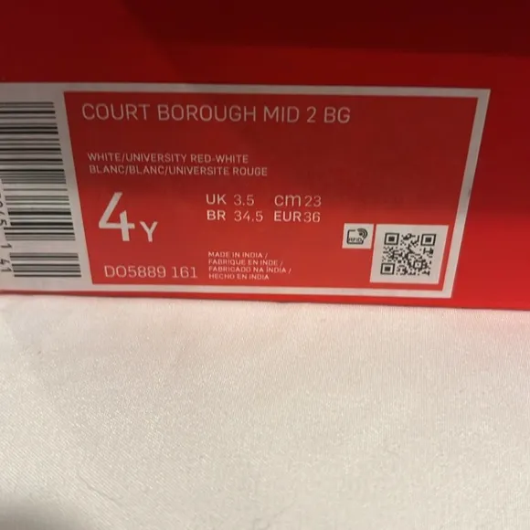 BRAND NEW! Nike Court Borough MID 2 BG