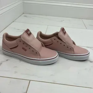 BRAND NEW Vans - Seldan Women's Shoes Sneakers Leather Skate Comfort Casual
