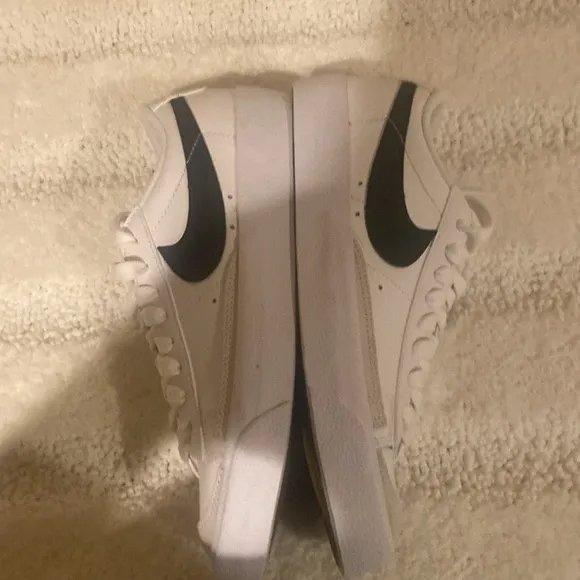 Brand New Youth Girls Nike