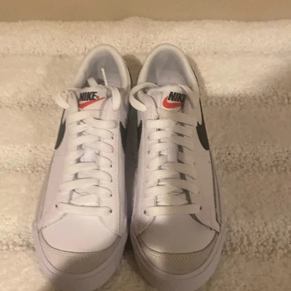 Brand New Youth Girls Nike