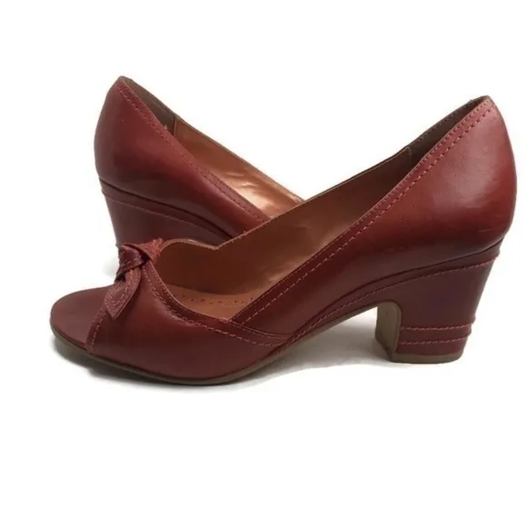 Bronx Cinnamon Brown Pep-Toe Heels