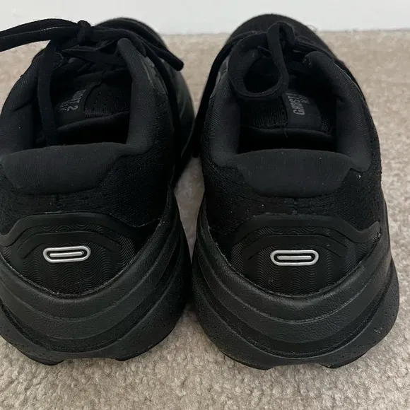 Brooks Women's Athletic Shoes - Black