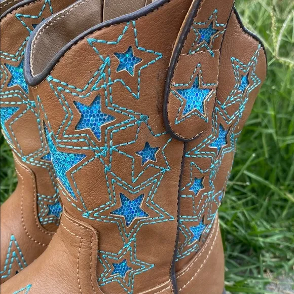 Brown Cowboy Boots with Blue Star Embroidery toddler 8 cowgirl boots