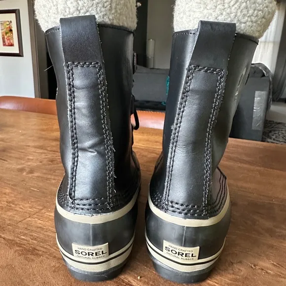 CARIBOU boys/men WATERPROOF BOOT size 7