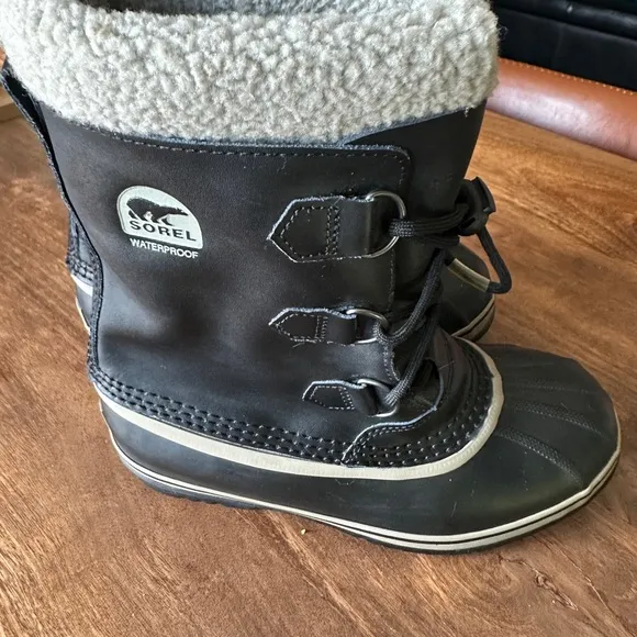 CARIBOU boys/men WATERPROOF BOOT size 7