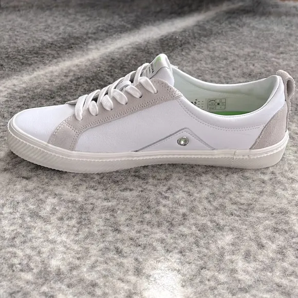 Cariuma Men’s CATIBA Low Off White Leather &amp; Ice Suede Sneaker
