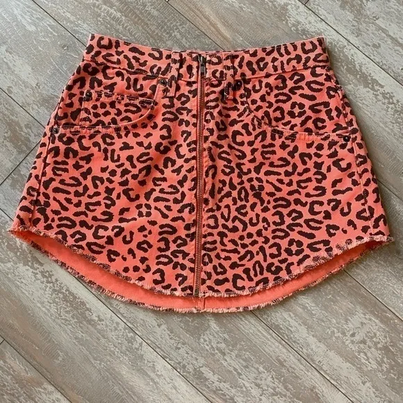 Carmar Cheetah Denim Skirt Size 27 WORN ONCE