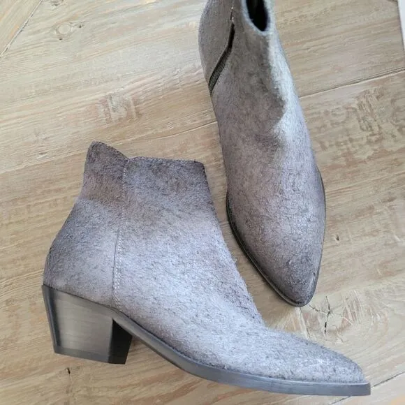Carmens Distressed Leather Cowboy Shoe Boots size 37 7