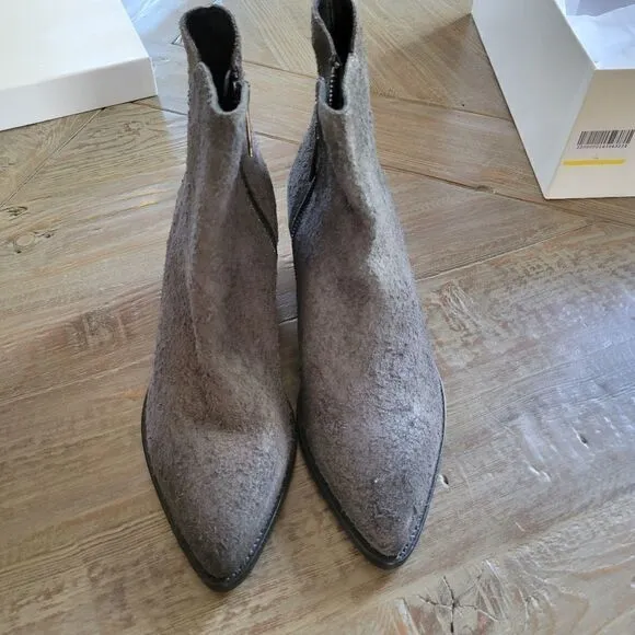 Carmens Distressed Leather Cowboy Shoe Boots size 37 7