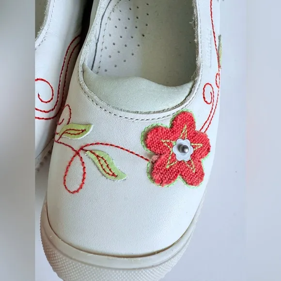 Catimini Girls Leather Shoes Sz 11 EU 28 US White Floral Embroidery Made Morocco