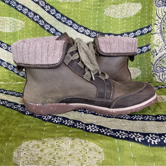 Chaco Ivy Brown/ Gray Barbary Ankle Leather Boots Size 7.5