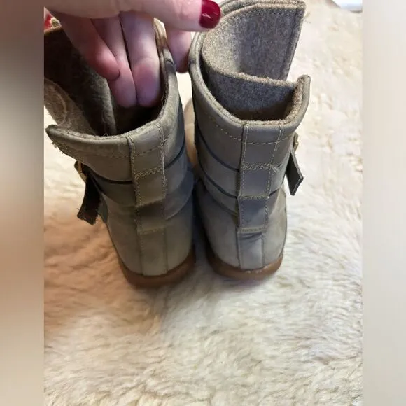 Chaco Sandstone Suede Boots size 7