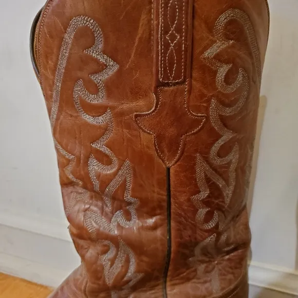 Chestnut brown cowboy boots