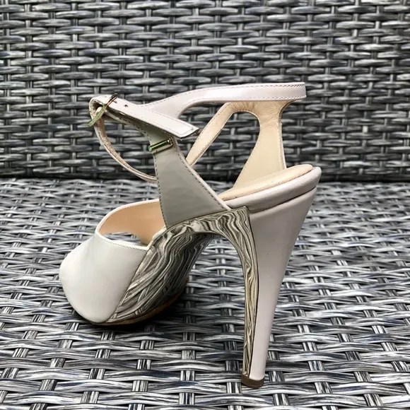 Chloe Peep Toe Gold Heel Ankle Strap Leather Sandals Size 39EU NEW