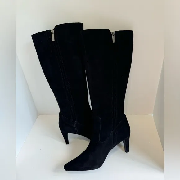 Circa Joan &amp; David CJ Entertain Gray Suede Buckle Detail Boots Size. Size 9.5
