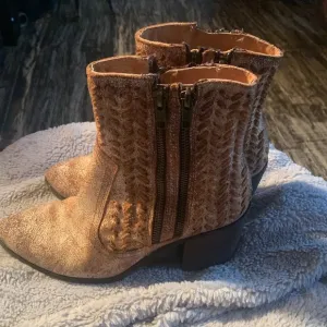 Circle G  leather by Corral Braided Leather Ankle Boot