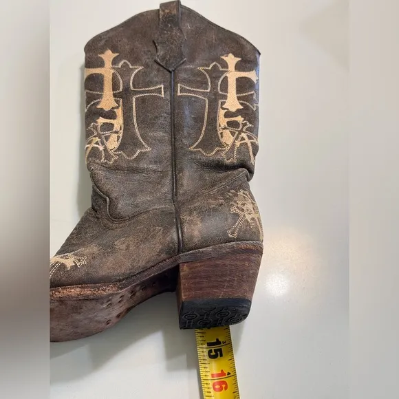 Circle G Women Handcrafted In Mexico Embroidery Cross Brown Leather Boots Size 9