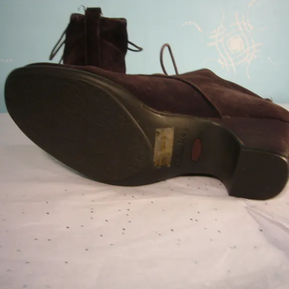 Clarks Artisan Leyden Brown Suede Lace up Boots 9