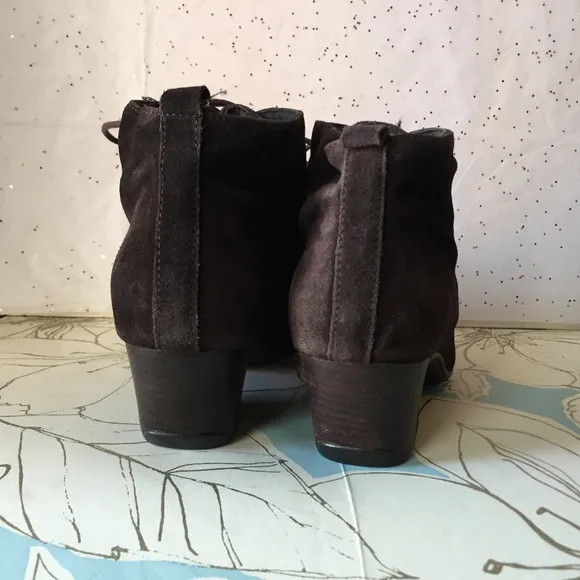 Clarks Artisan Leyden Brown Suede Lace up Boots 9