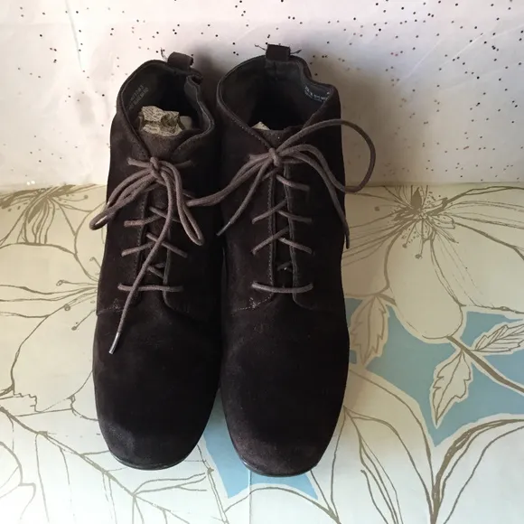 Clarks Artisan Leyden Brown Suede Lace up Boots 9