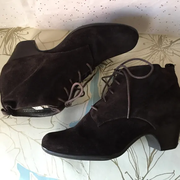 Clarks Artisan Leyden Brown Suede Lace up Boots 9