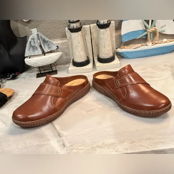 Clark’s collection Brown Leather Slip-On Shoes size 10