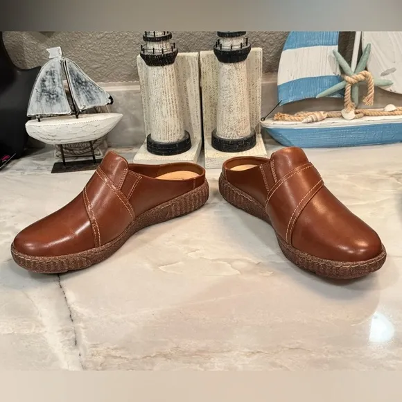Clark’s collection Brown Leather Slip-On Shoes size 10