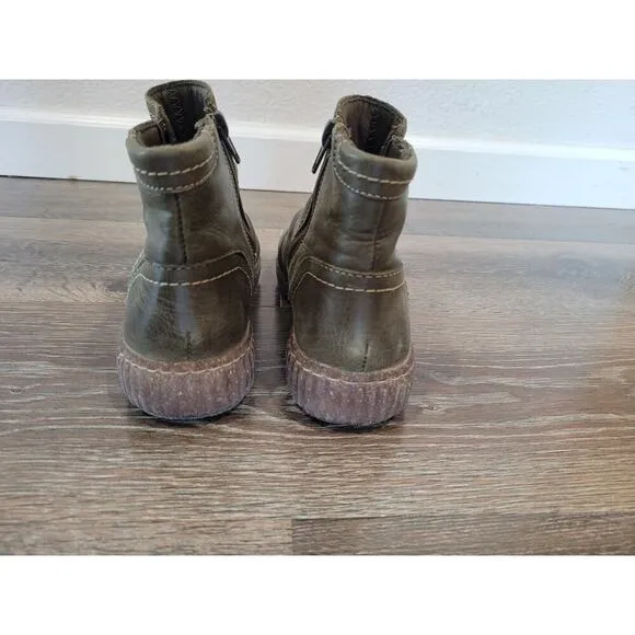 Clarks Green Leather Women's Boots Bootie size 6 #3
