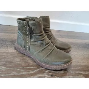 Clarks Green Leather Women's Boots Bootie size 6 #3