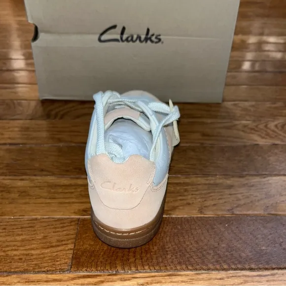 Clark’s Leather Craftmatch Lo Sneakers Pale Peach &amp; White Women’s Size 5.5