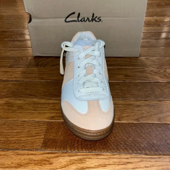 Clark’s Leather Craftmatch Lo Sneakers Pale Peach &amp; White Women’s Size 5.5