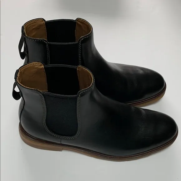 Clarks Men's Black Leather Chelsea Boots