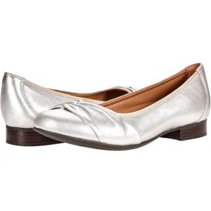 Clarks | Un Blush Wish in Metallic Platinum Shoes, Size 9 NIB