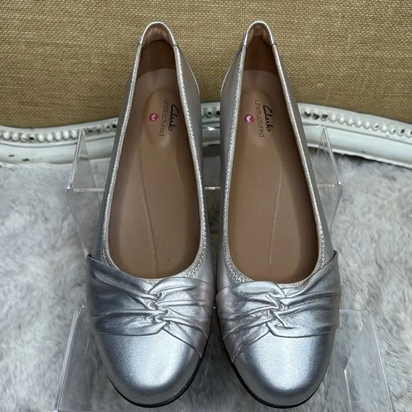 Clarks | Un Blush Wish in Metallic Platinum Shoes, Size 9 NIB