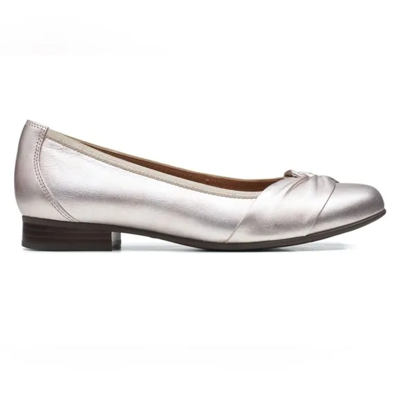 Clarks | Un Blush Wish in Metallic Platinum Shoes, Size 9 NIB