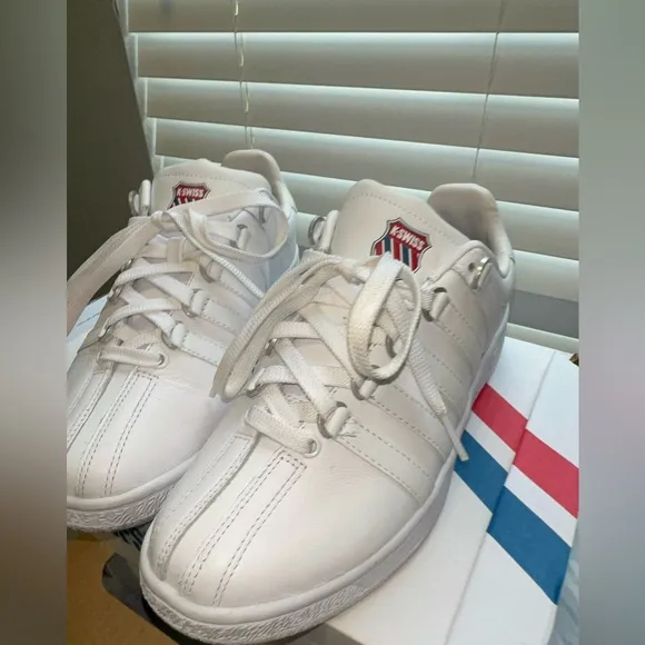 Classic White K-Swiss Youth Size 7 - Only Worn Once!