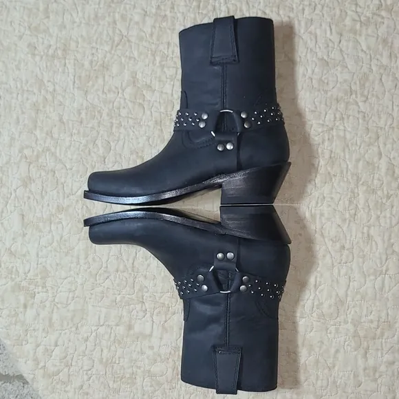 Cleo wolf Harness Western Boots Size 7