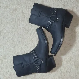 Cleo wolf Harness Western Boots Size 7