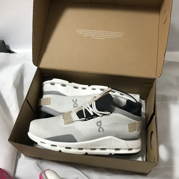 👟Cloudnova Women Shoes new with box 100% Authentic