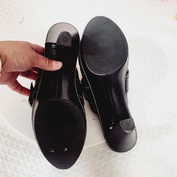 Coach Candace Black Leather Gold Buckle Platform Clogs Size 8B
