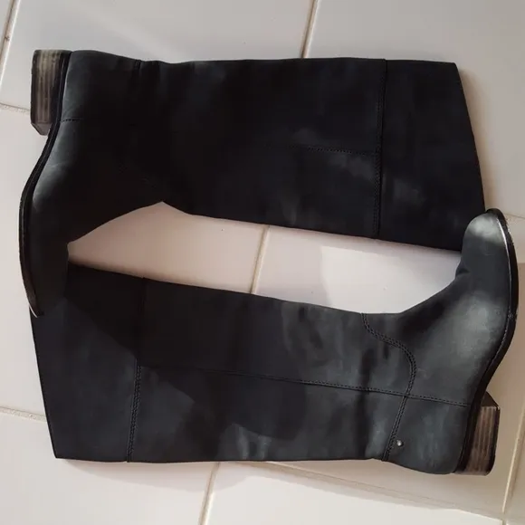 COACH Charcoal Gray Suede Boots EUC